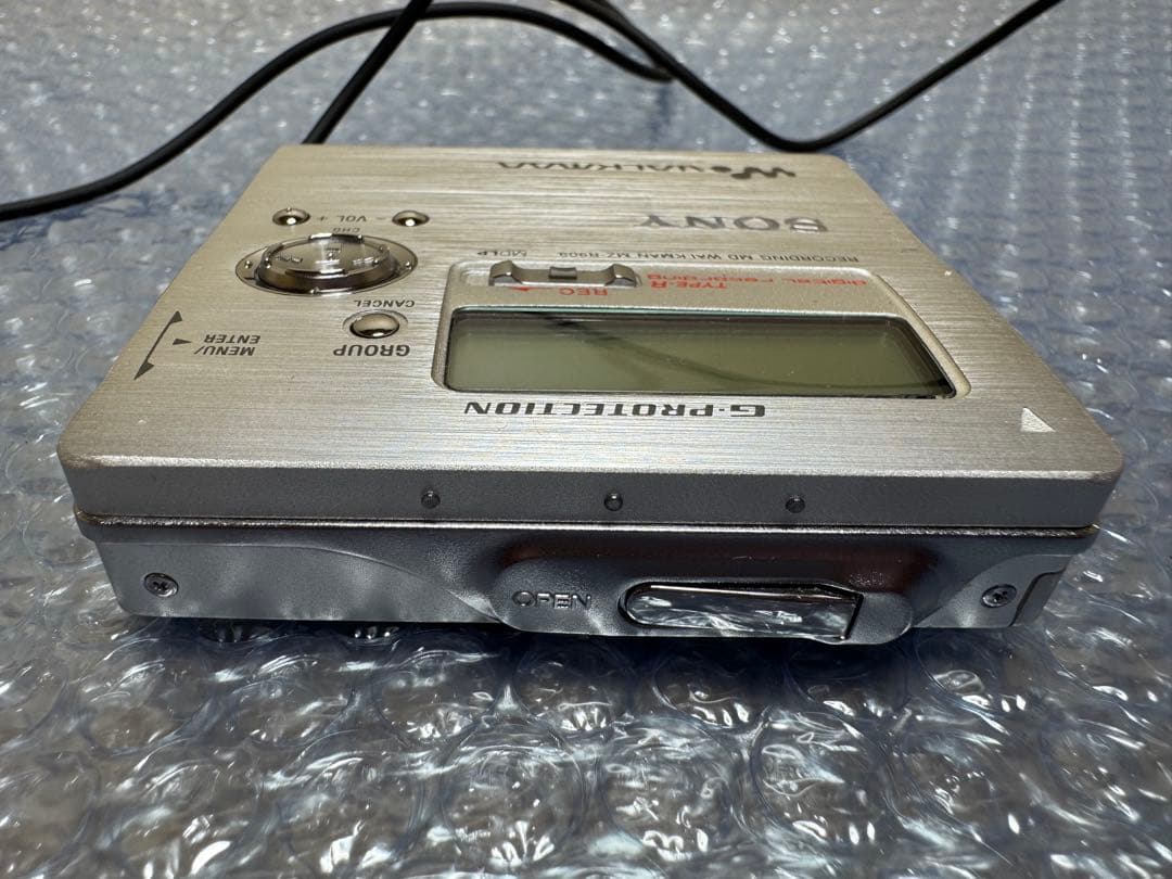 SONY ポータブルMDレコーダー MZ-R909 シルバー　ジャンク