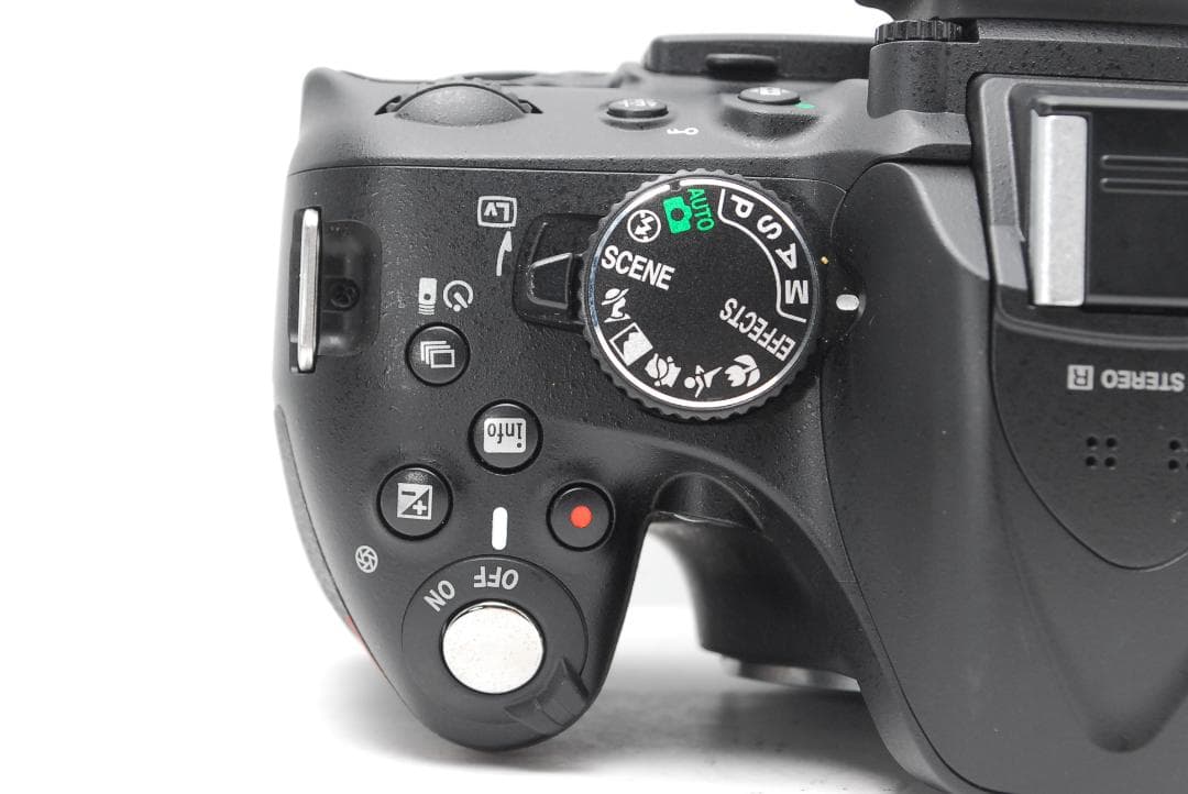 【使用感極少　美品】Nikon D5200　スマホ転送　バリアングル液晶　自撮り