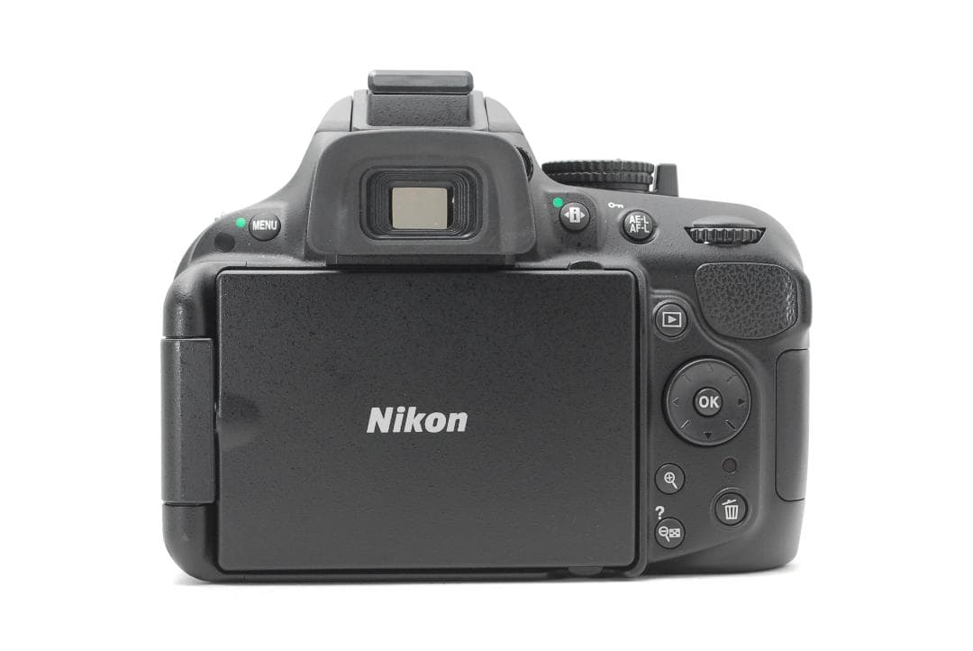 【使用感極少　美品】Nikon D5200　スマホ転送　バリアングル液晶　自撮り