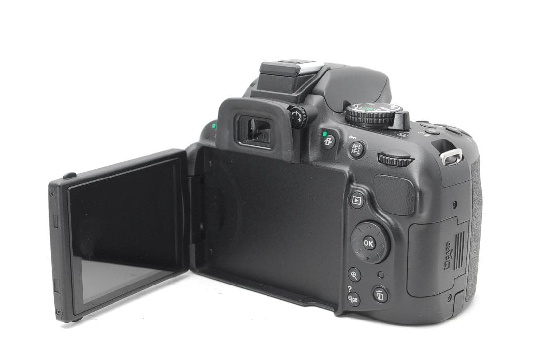 【使用感極少　美品】Nikon D5200　スマホ転送　バリアングル液晶　自撮り