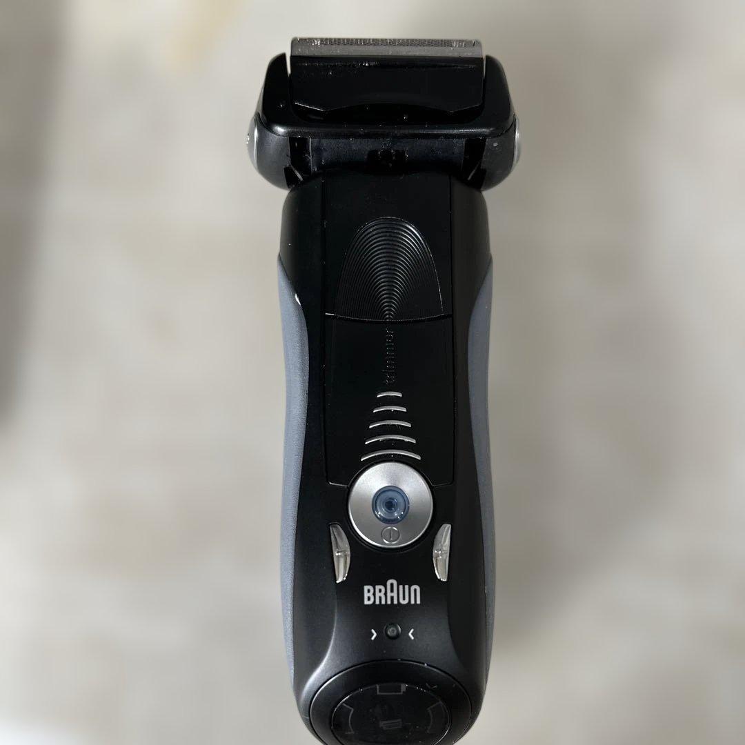 値下げ！美品！BRAUN メンズ電気シェーバー シリーズ7