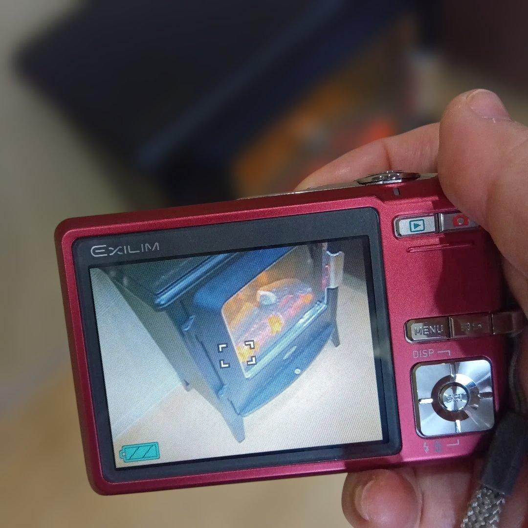 CASIOデジカメEX-Z700