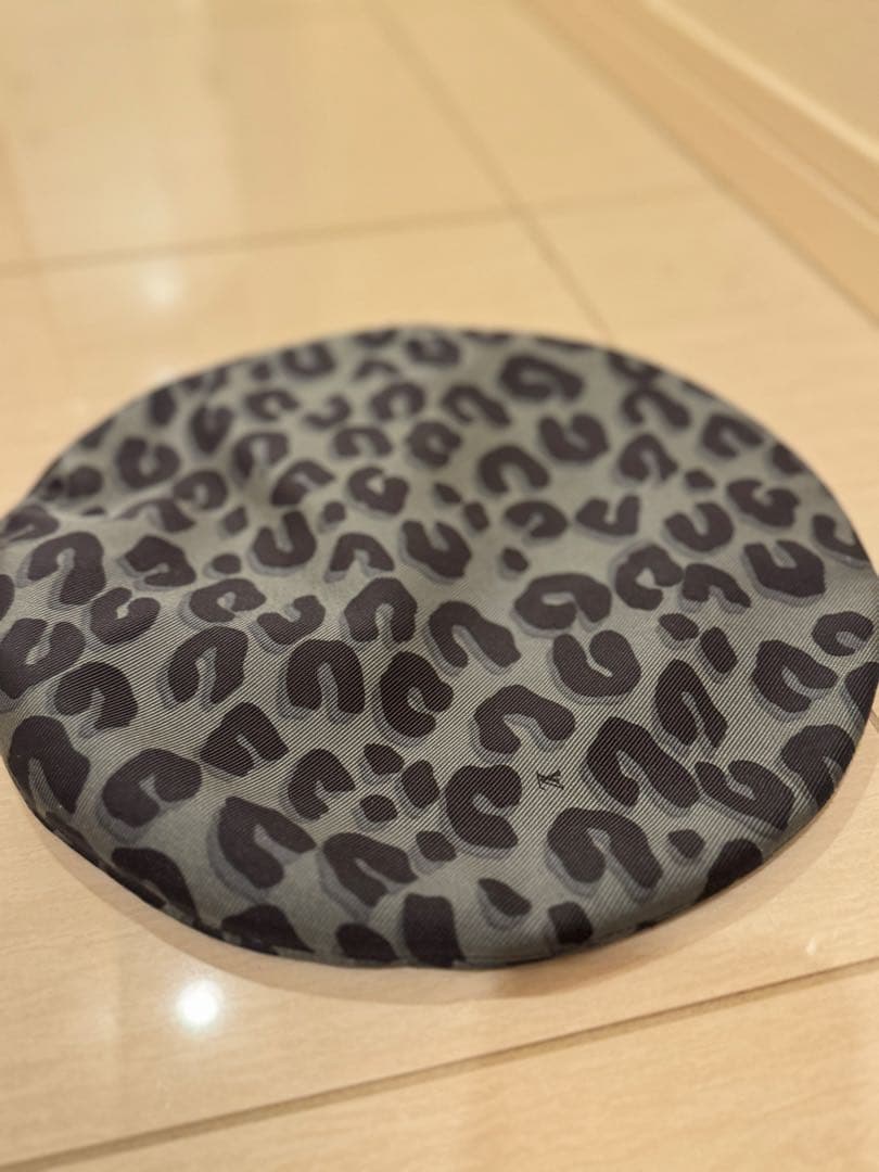 flowerルイヴィトンヒョウ柄ベレー帽
