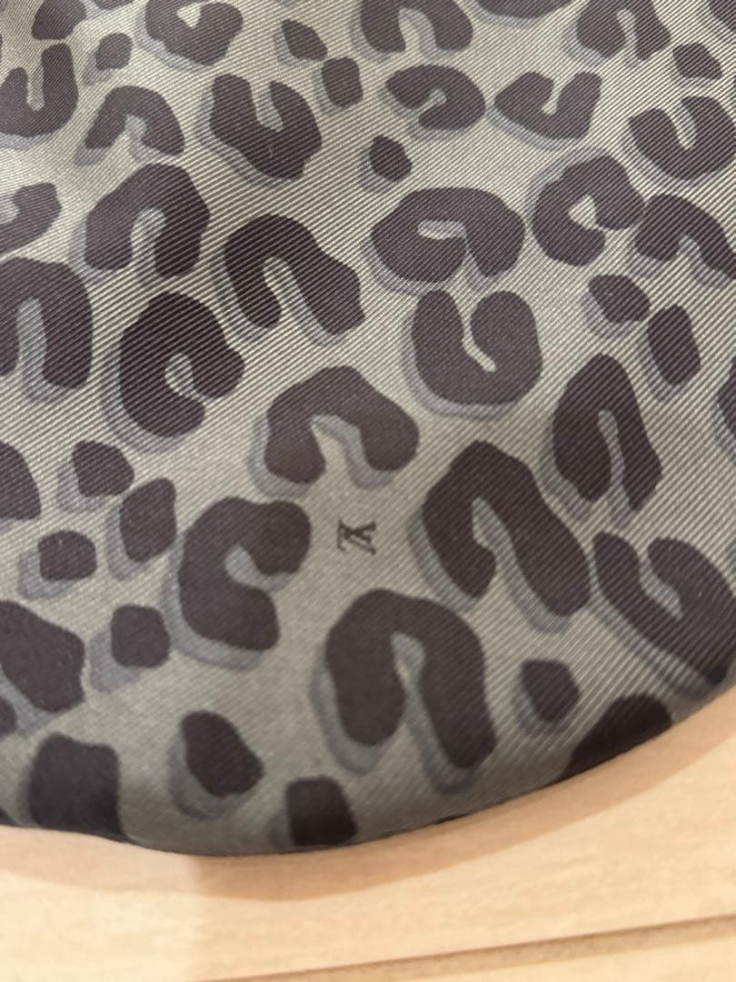 flowerルイヴィトンヒョウ柄ベレー帽