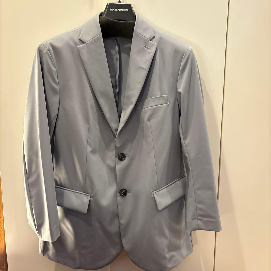 今週だけ思いっきり値下げ。EMPORIO ARMANI トラベルエッセンシャル