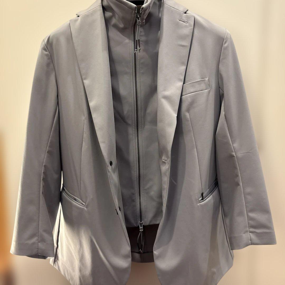 今週だけ思いっきり値下げ。EMPORIO ARMANI トラベルエッセンシャル