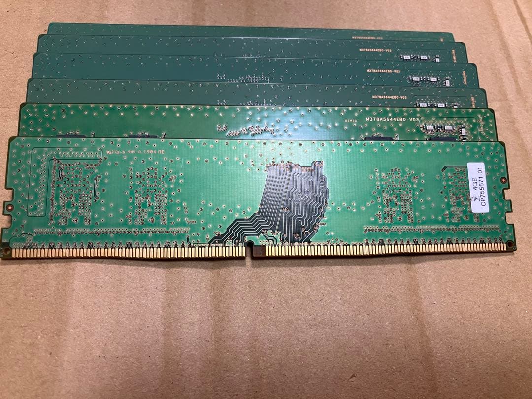 Samsung 4GB DDR4 メモリー(6枚)