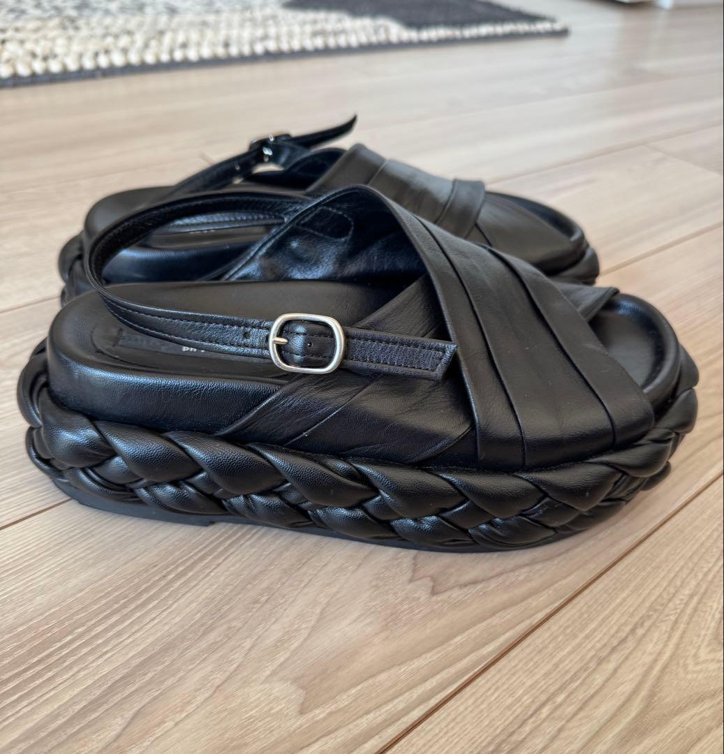 Ph7+ ピアッカセッテ 編み込み 厚底 レザー　サンダル ブラック