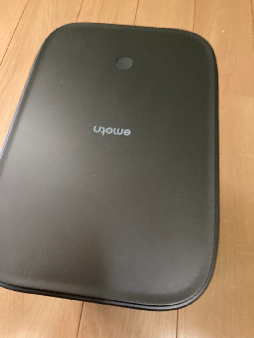 emoth プロジェクター 本体 黒 充電器、リモコン付き