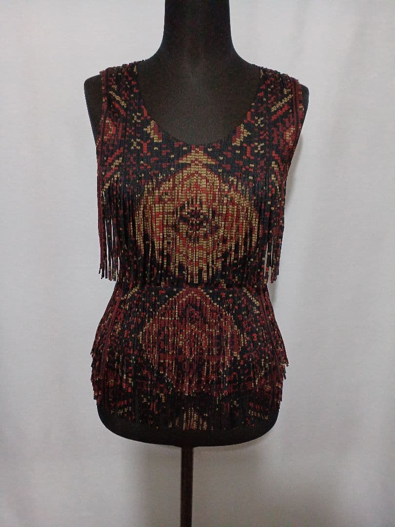 プリーツプリーズISSEY MIYAKEノースリーブトップスサイズ3