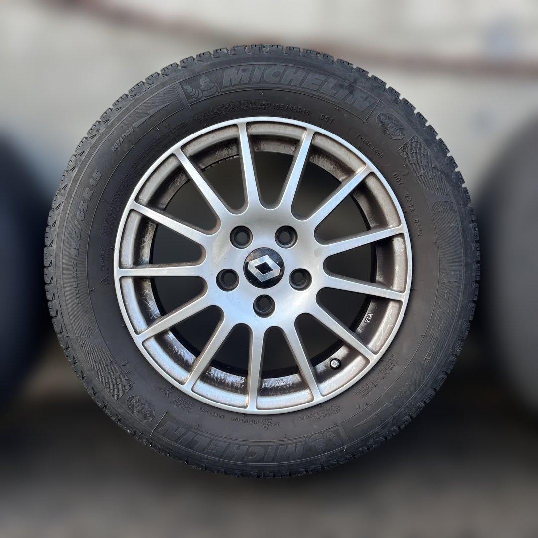 カングー専用ハブリング不要15インチ スポークデザインホイール 4本セット