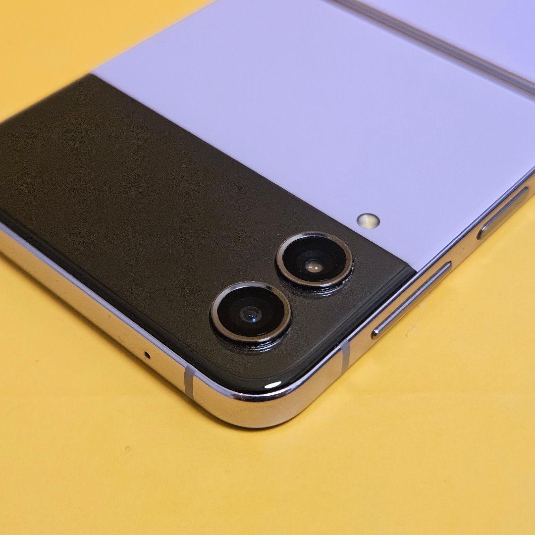 Galaxy Z Flip4 SCG17 ｜24時間以内発送#815