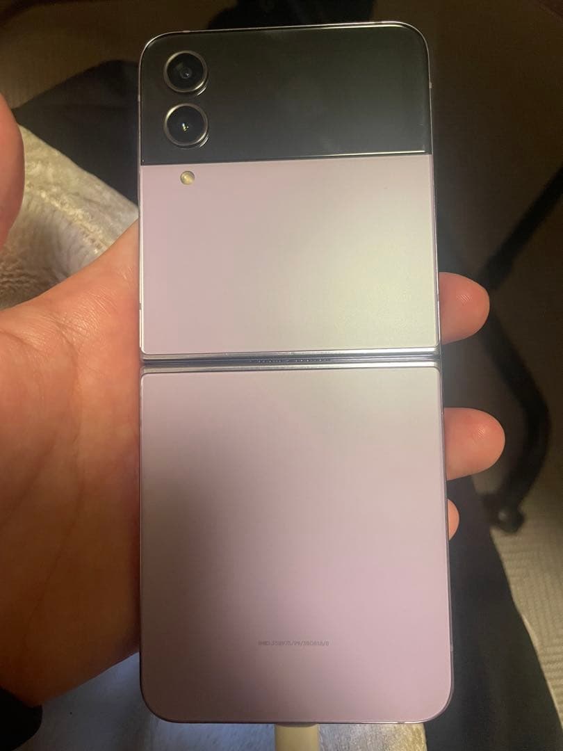 Samsung Galaxy Z Flip 3？パープル ジャンク