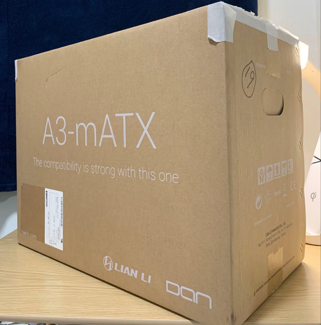 【新品，未使用】Lian Li A3-mATX (ホワイト)7本のARGBファン