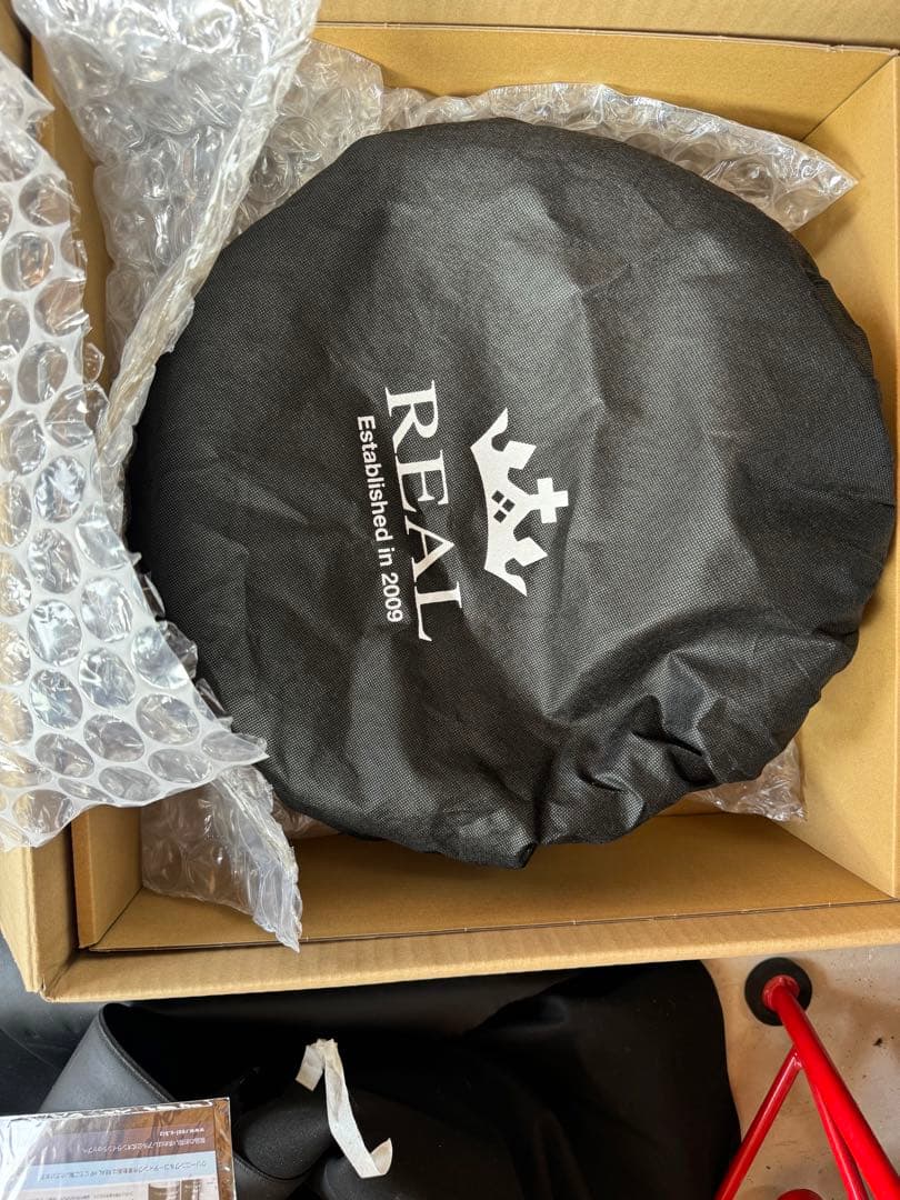 R*S様 美品　REAL プレミアムシリーズ　ピアノブラックステアリング　TYA