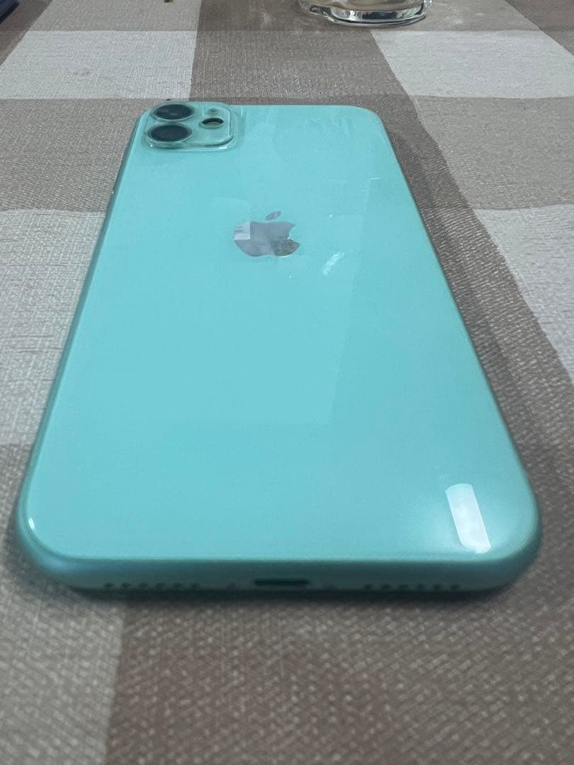 Apple iPhone 11 グリーン 本体　64GB docomo