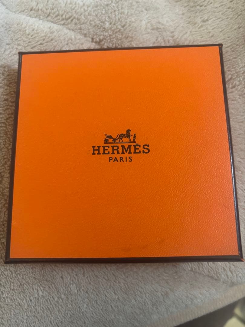 HERMES ゴールドバングル 専用ボックス付き