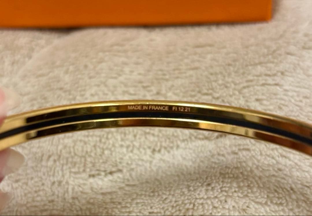 HERMES ゴールドバングル 専用ボックス付き