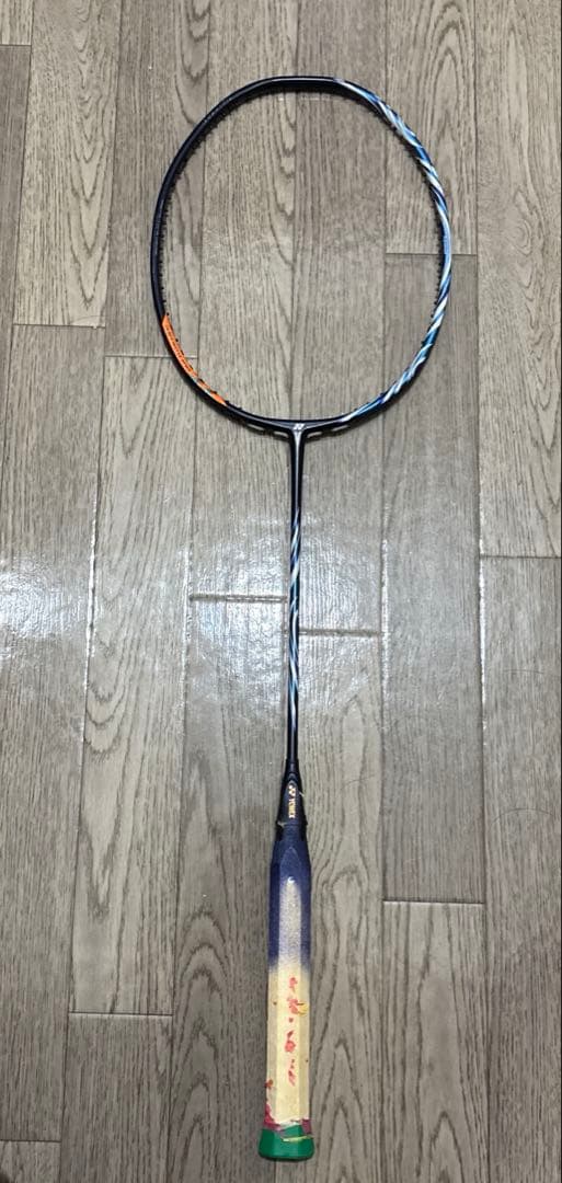 ヨネックスバドミントンラケット アストロクス100zzジャンク品