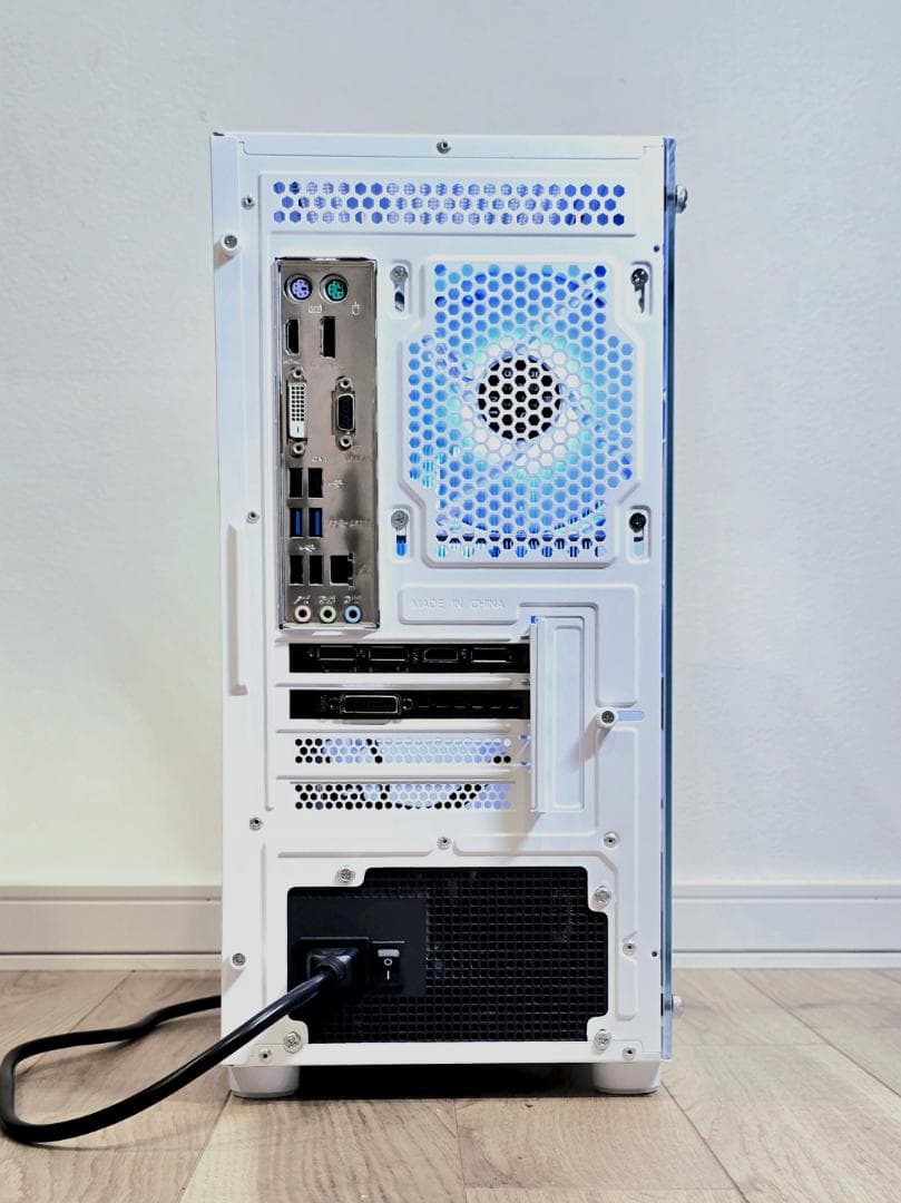 白ゲーミングPC i7-4770 / GTX1060 / SSD512GB