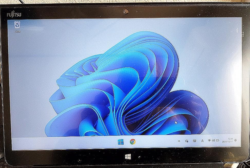 Windowsタブレット本体 FujitsuArrowsTab Q736/P RAM:4GB ROM:128G