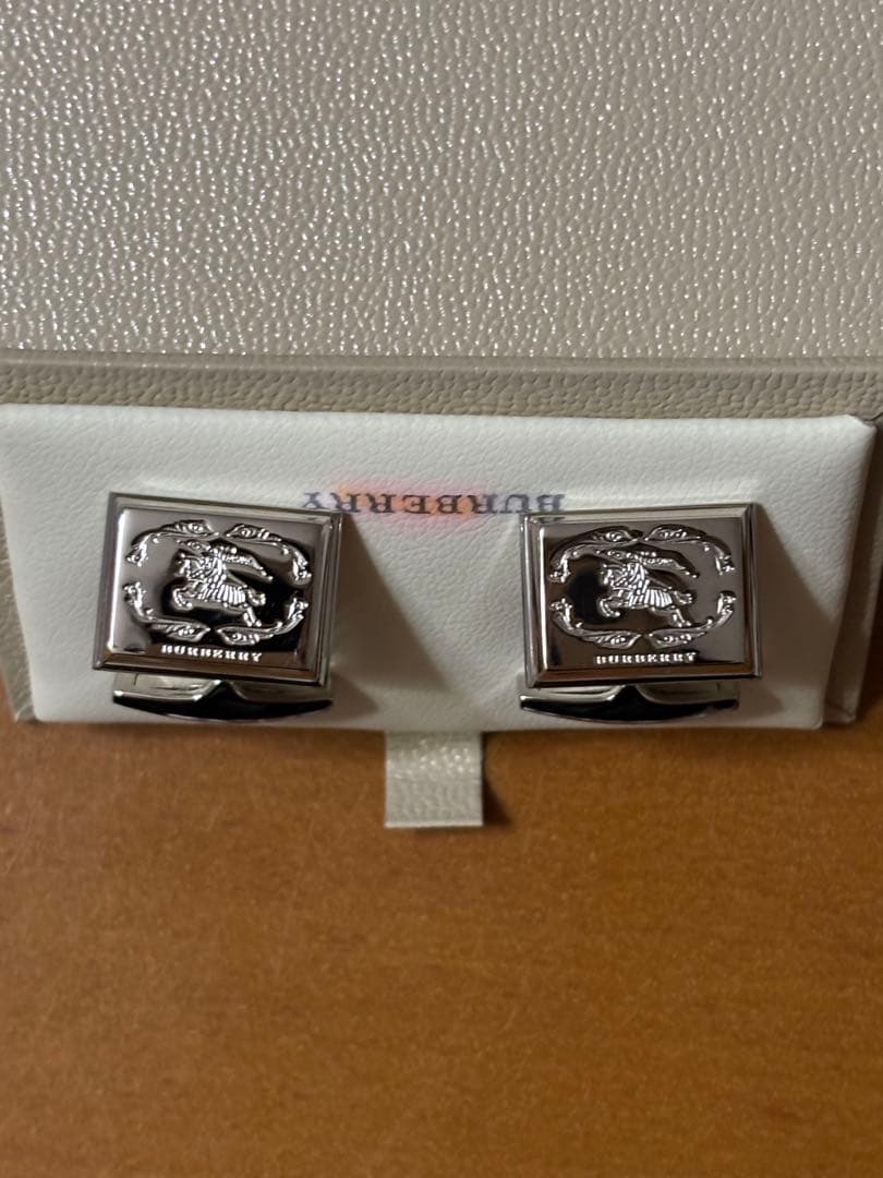 バーバリー　カフリンクス