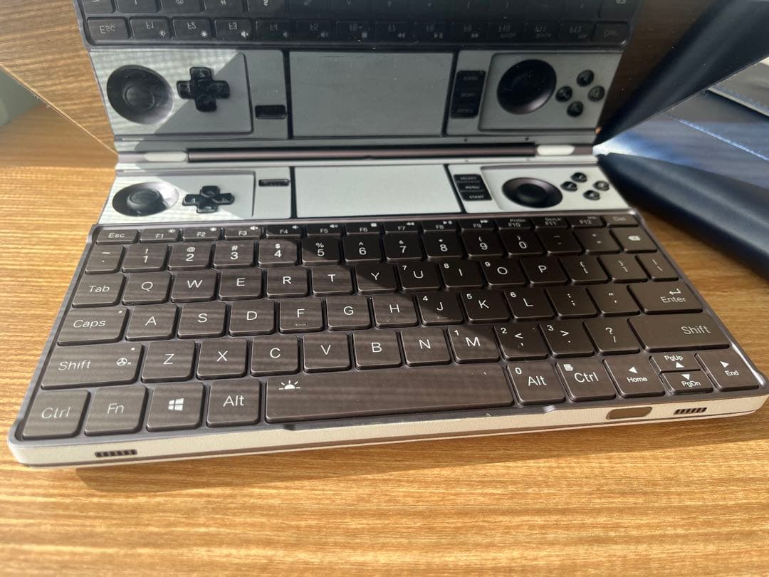 その他ノートPC本体 GPD WIN Max 2 2024 Ryzen7 8840U 32GB 2TB