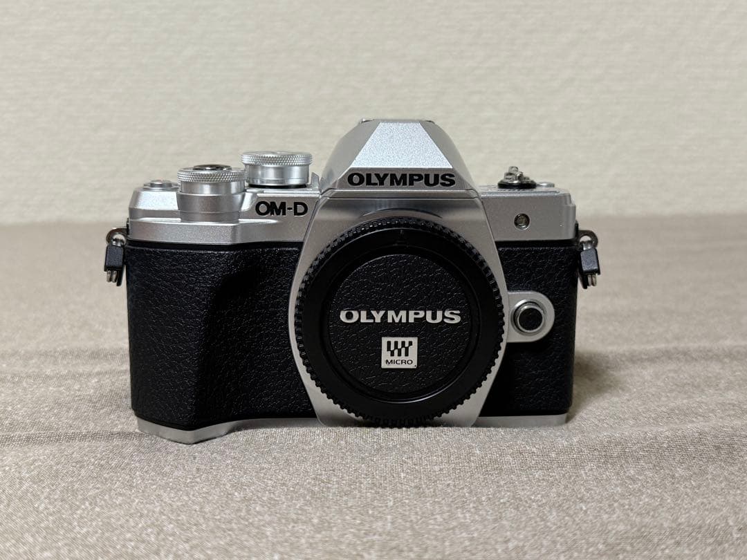 オリンパス　OLYMPUS OMD EM10 Mark3 ダブルズームキット