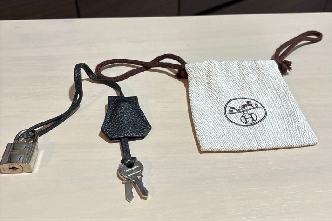 エルメス キークロシェット ミニチュアロック 収納袋付きHermés