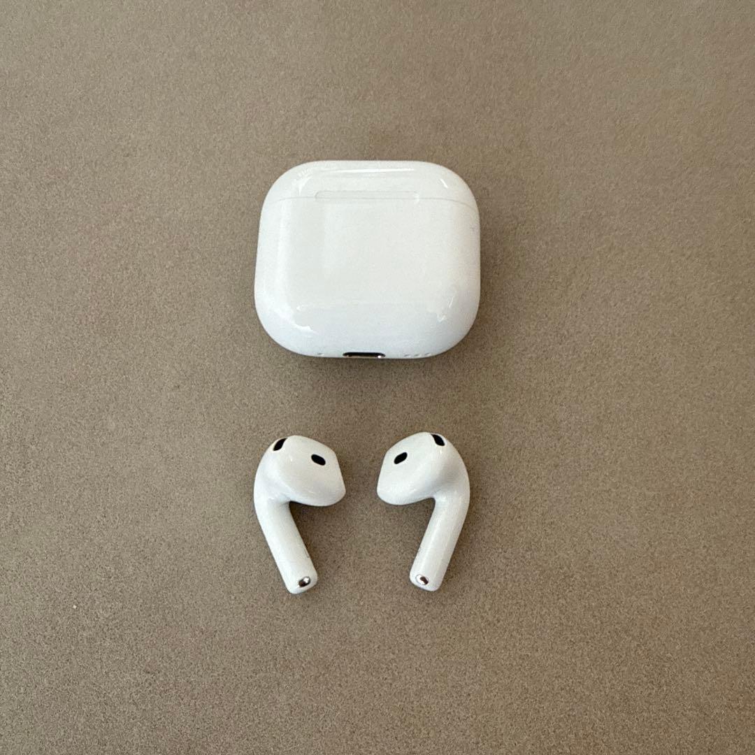 [美品]AirPods 4 アクティブノイズキャンセリング搭載