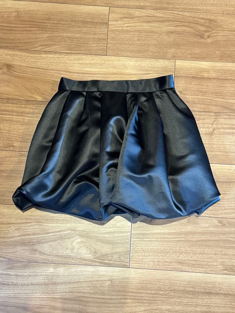 THETOE サテン フレアミニスカート ブラック