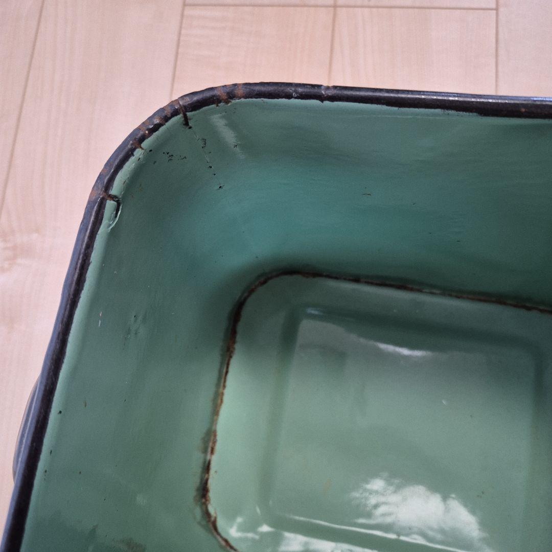 お値下げ　イギリスアンティーク　ホーロー　ブレッド缶　グリーン