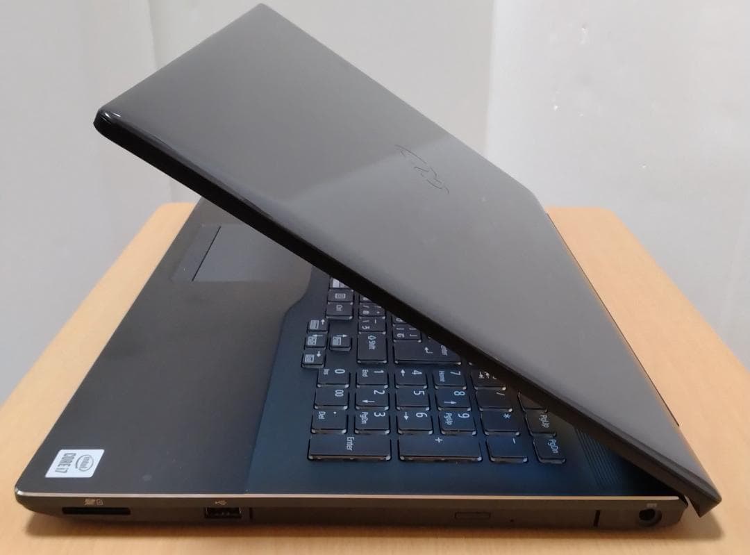 富士通10世代 i7 SSD960GB+HDD1TB メモリ32Gブルーレイ