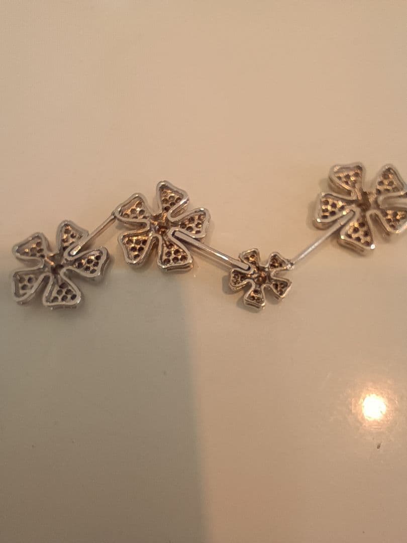 K18WG花モチーフダイヤモンド装飾 ロングネックレス