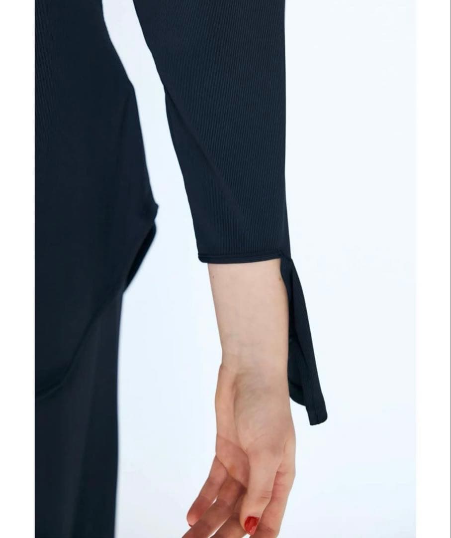 超美品♡ナゴンスタンスベンドスリーブスイムラッシュガード¥19800