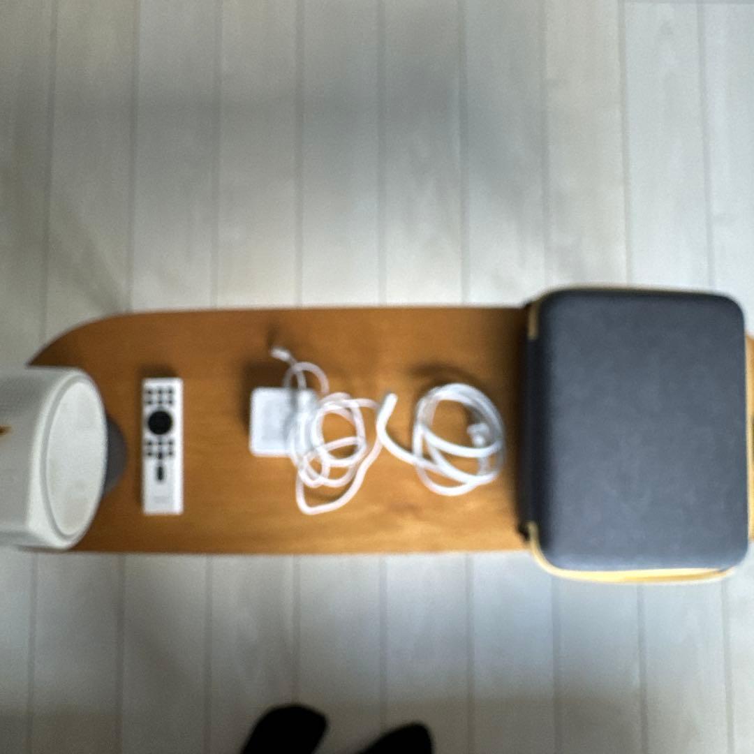 BenQ GV30 プロジェクター 本体　キャリーケース付き