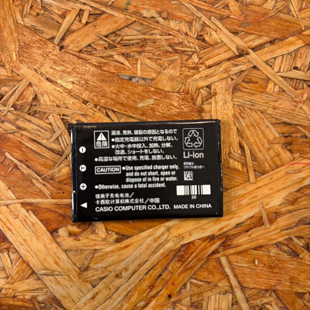 CASIO EXILIM デジタルカメラ レッド