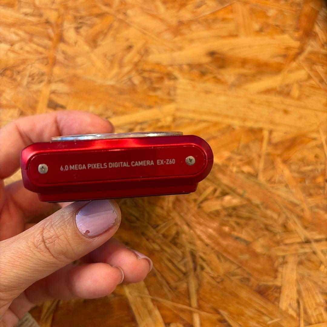 CASIO EXILIM デジタルカメラ レッド