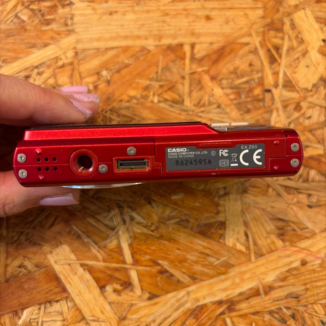 CASIO EXILIM デジタルカメラ レッド