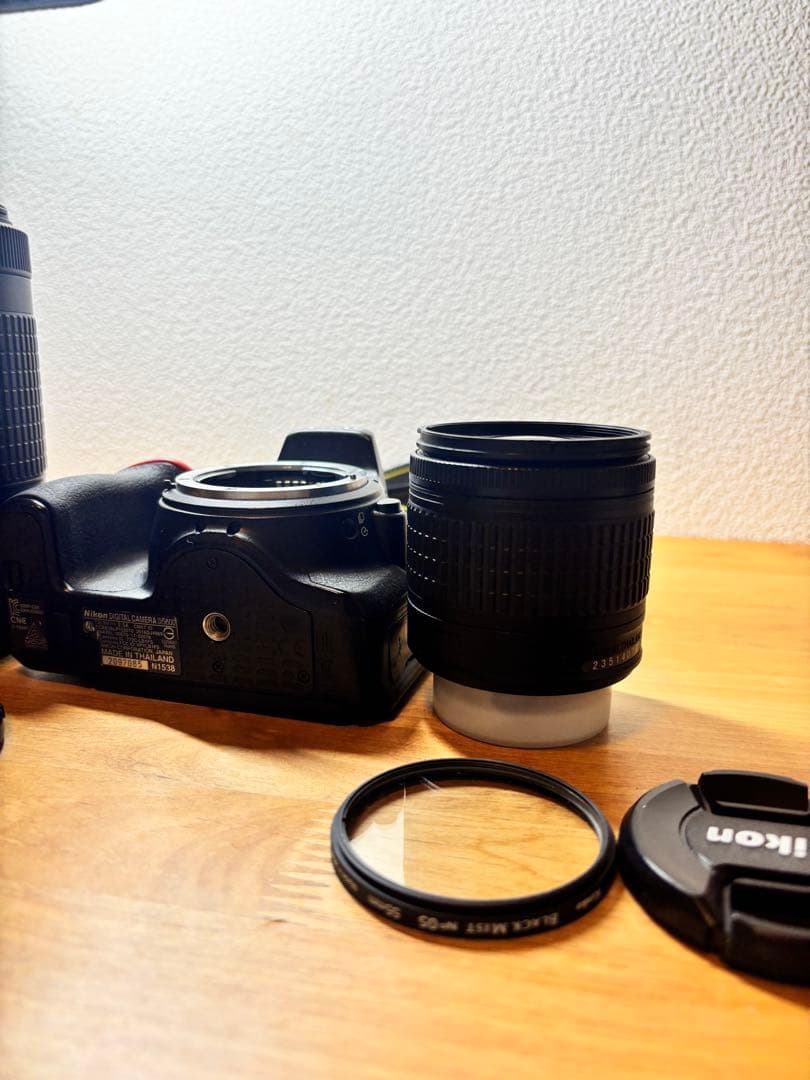 Nikon D5600 ダブルズームキット（中古）バッテリー4つ付 レンズ保護付