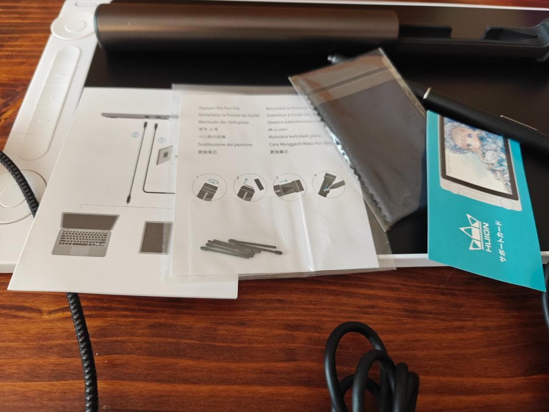 三連休限定価格 HUION Kamvas 13 Gen3 限定カラー　ホワイト