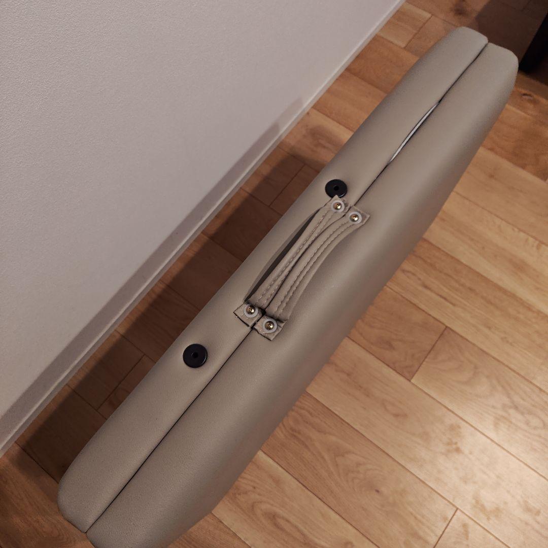 美品　折りたたみ式　マッサージベッド　施術台　エステ　マッサージ