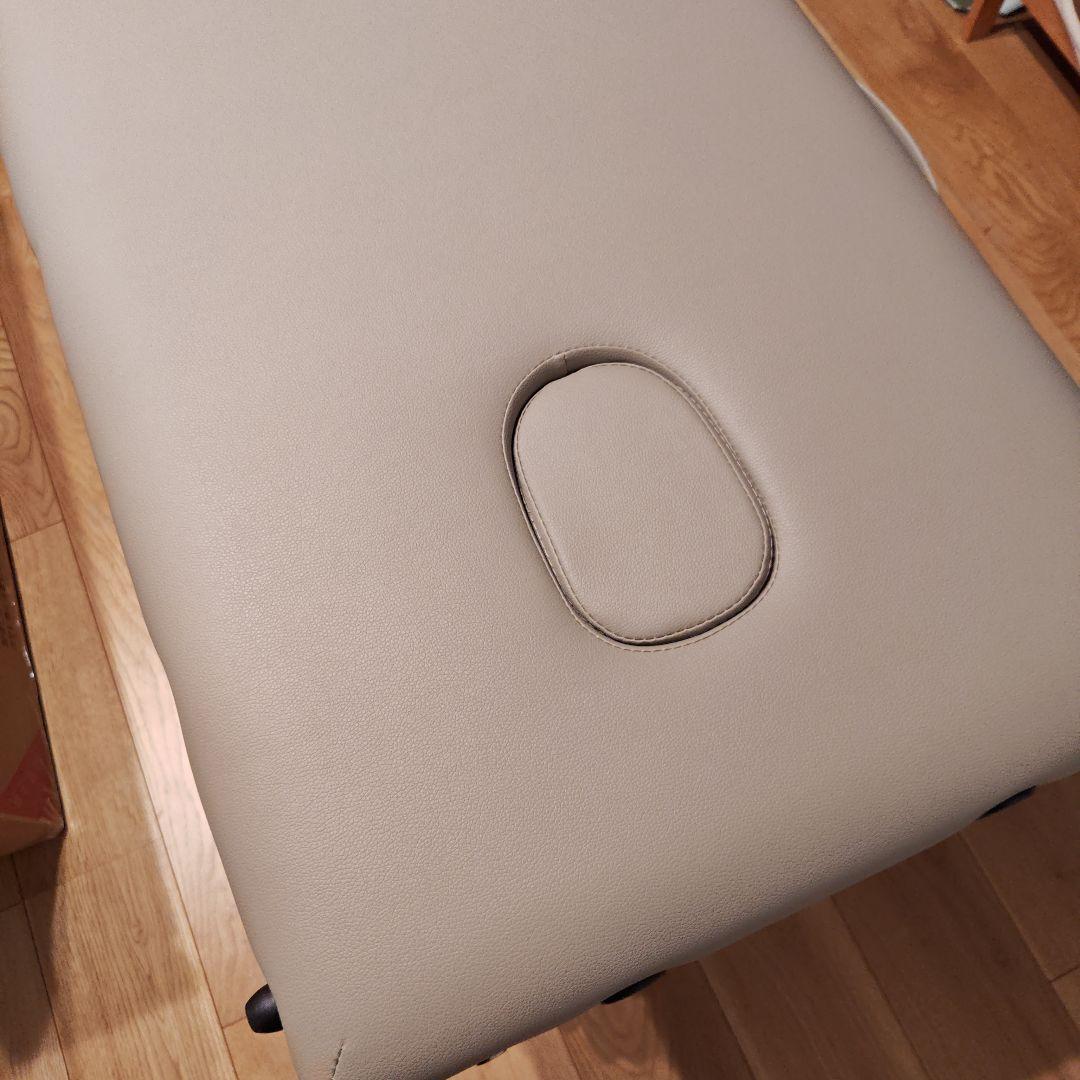 美品　折りたたみ式　マッサージベッド　施術台　エステ　マッサージ