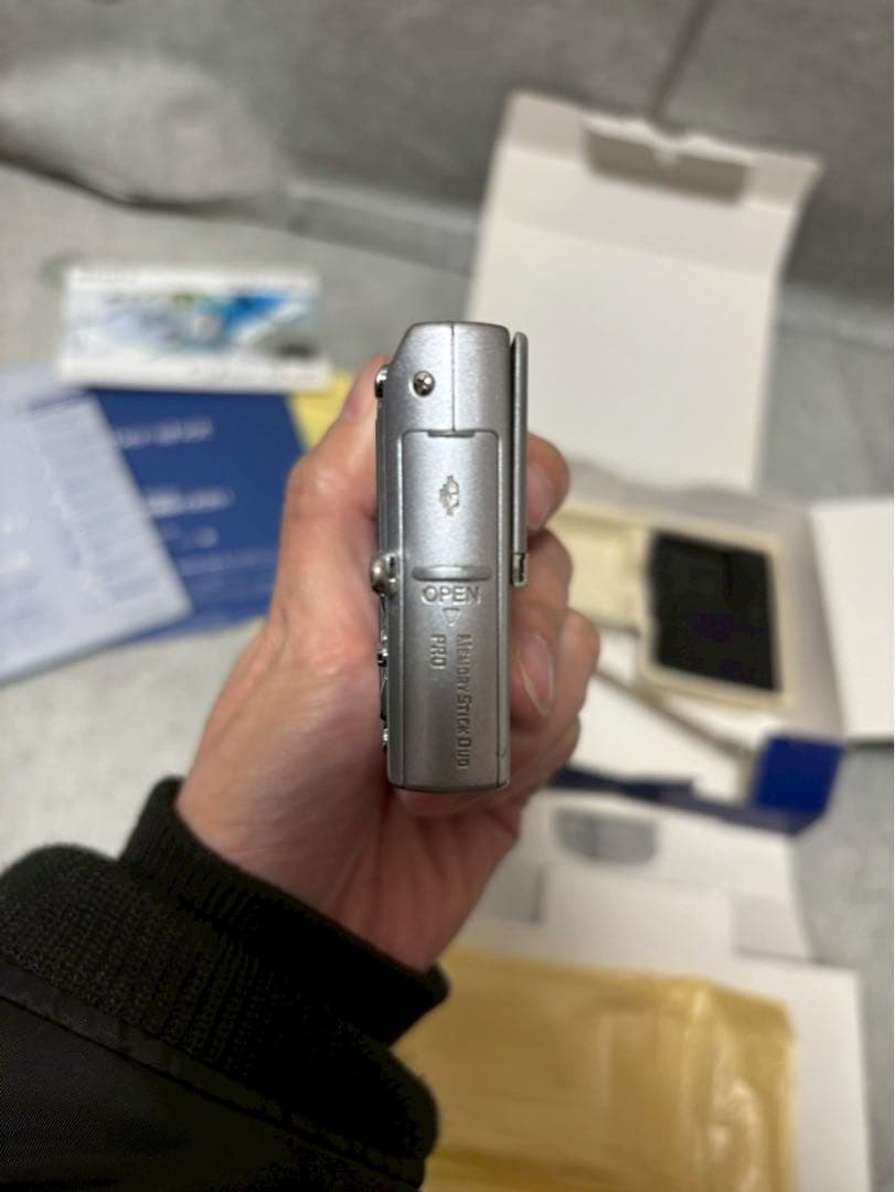 SONY Cyber-shot DSC-T9 デジタルカメラ　箱あり