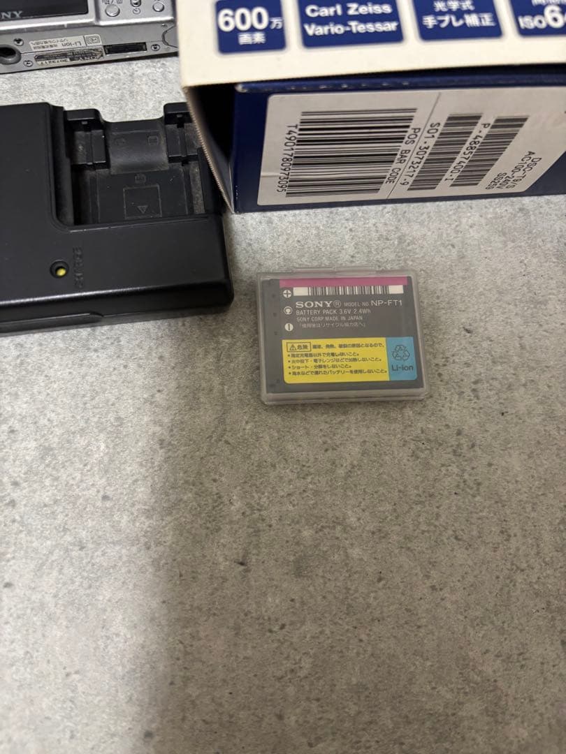 SONY Cyber-shot DSC-T9 デジタルカメラ　箱あり