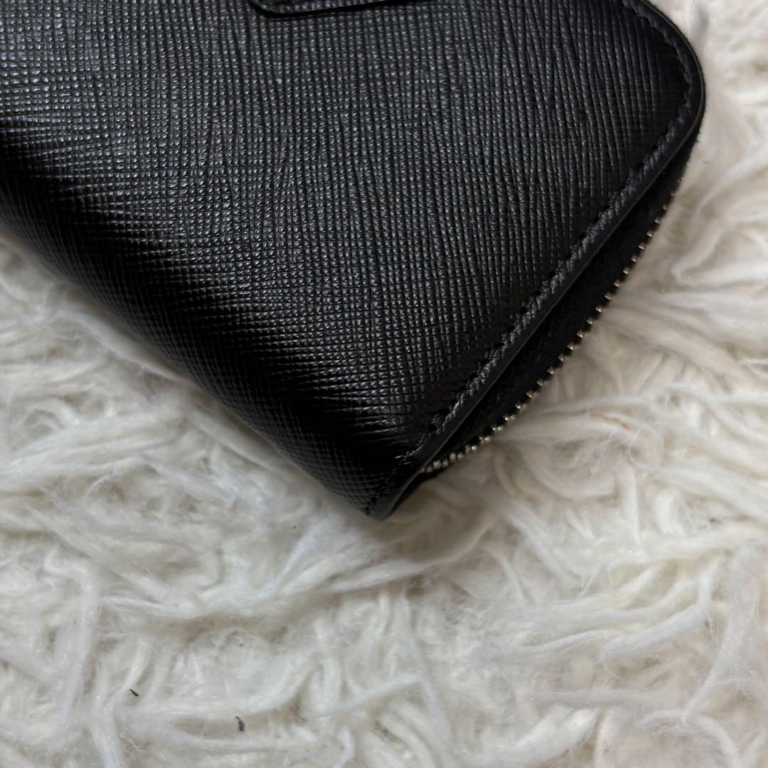 PRADA ブラック ケース サフィアーノレザー　ラウンドジップ