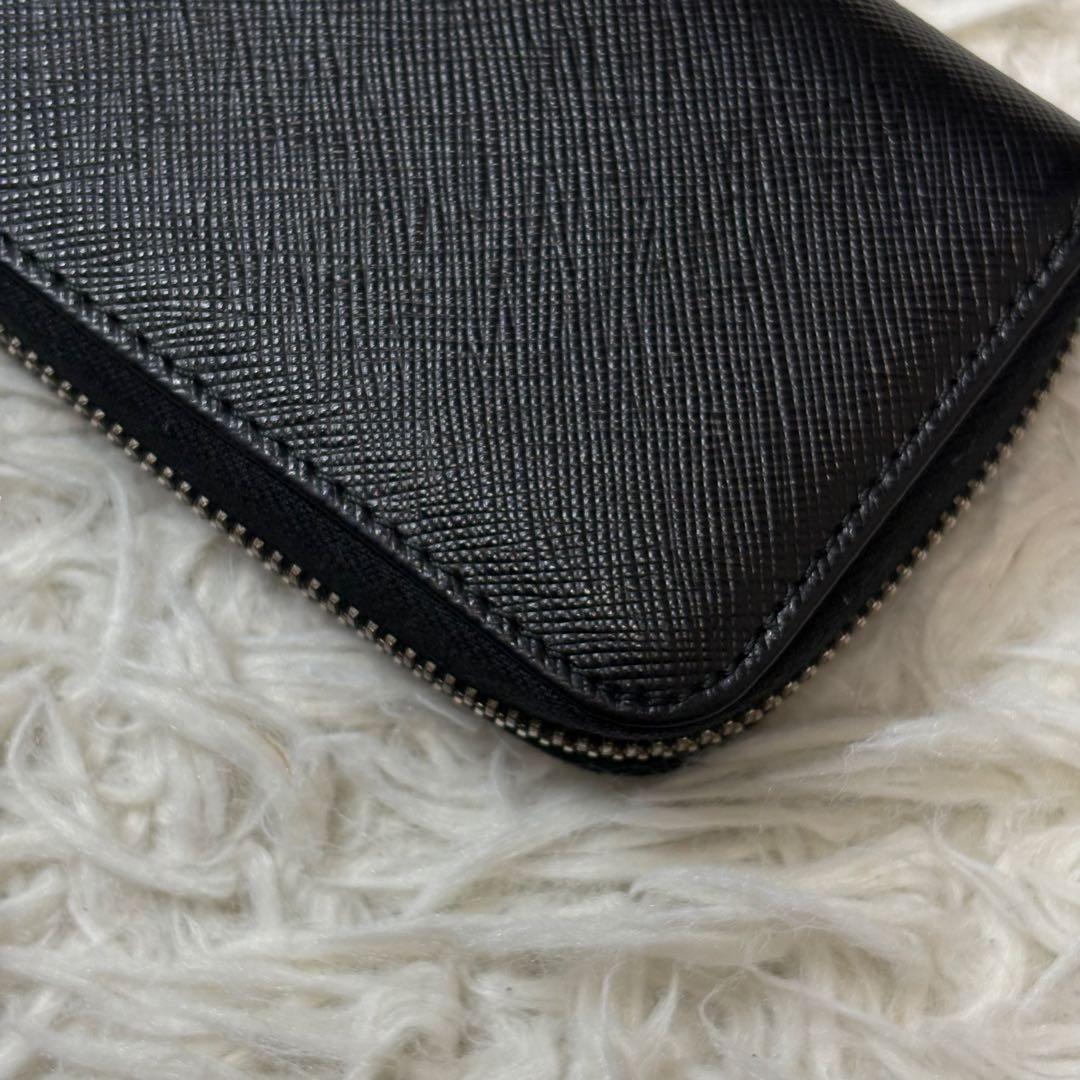 PRADA ブラック ケース サフィアーノレザー　ラウンドジップ