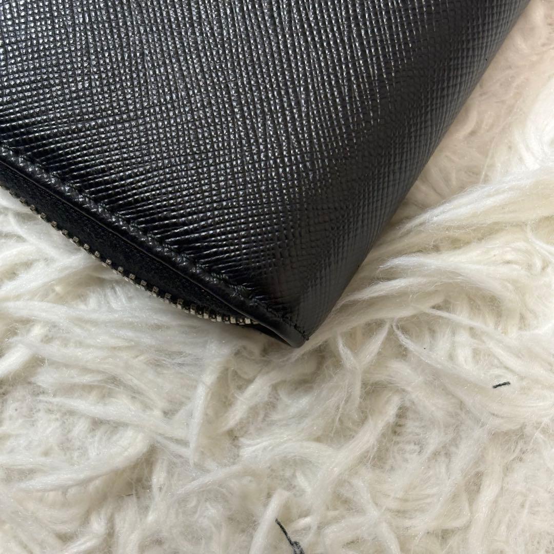 PRADA ブラック ケース サフィアーノレザー　ラウンドジップ