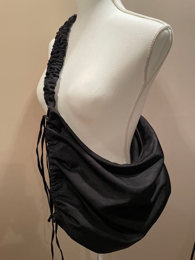 【美品】hun RODESKO　Gather big ショルダーバッグ　ブラック