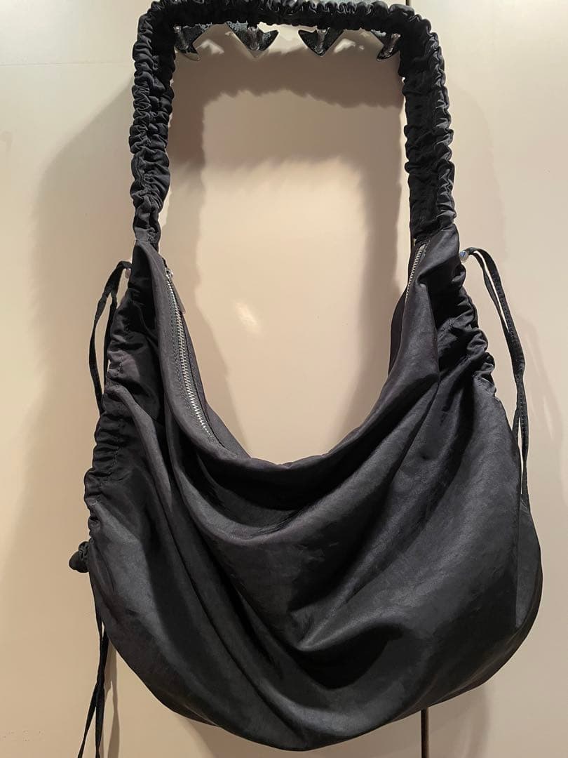 【美品】hun RODESKO　Gather big ショルダーバッグ　ブラック